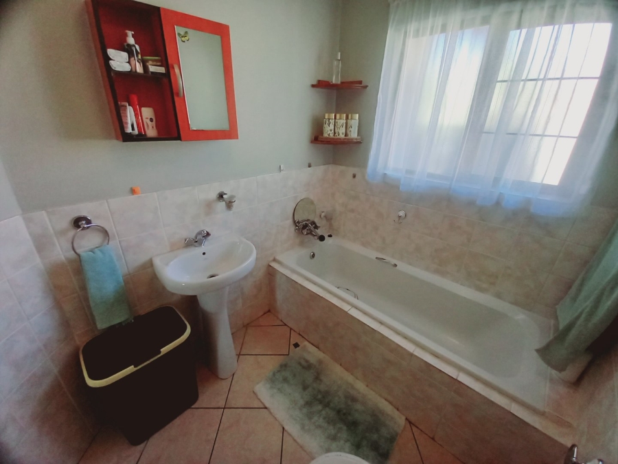 2 Bedroom Property for Sale in Vaalpark Free State